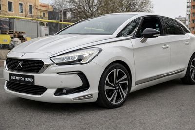 DS DS 5  2.0 HDI 180cv Style   2016 - de segunda mano en Barcelona