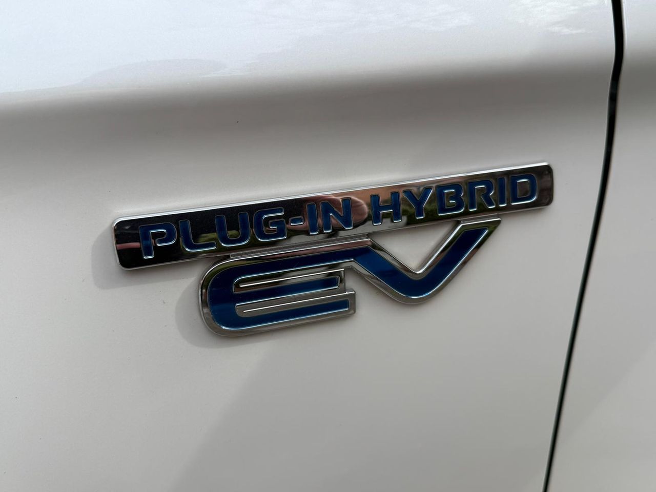 Mitsubishi Outlander 2.4 PHEV Kaiteki 4WD - Foto 27