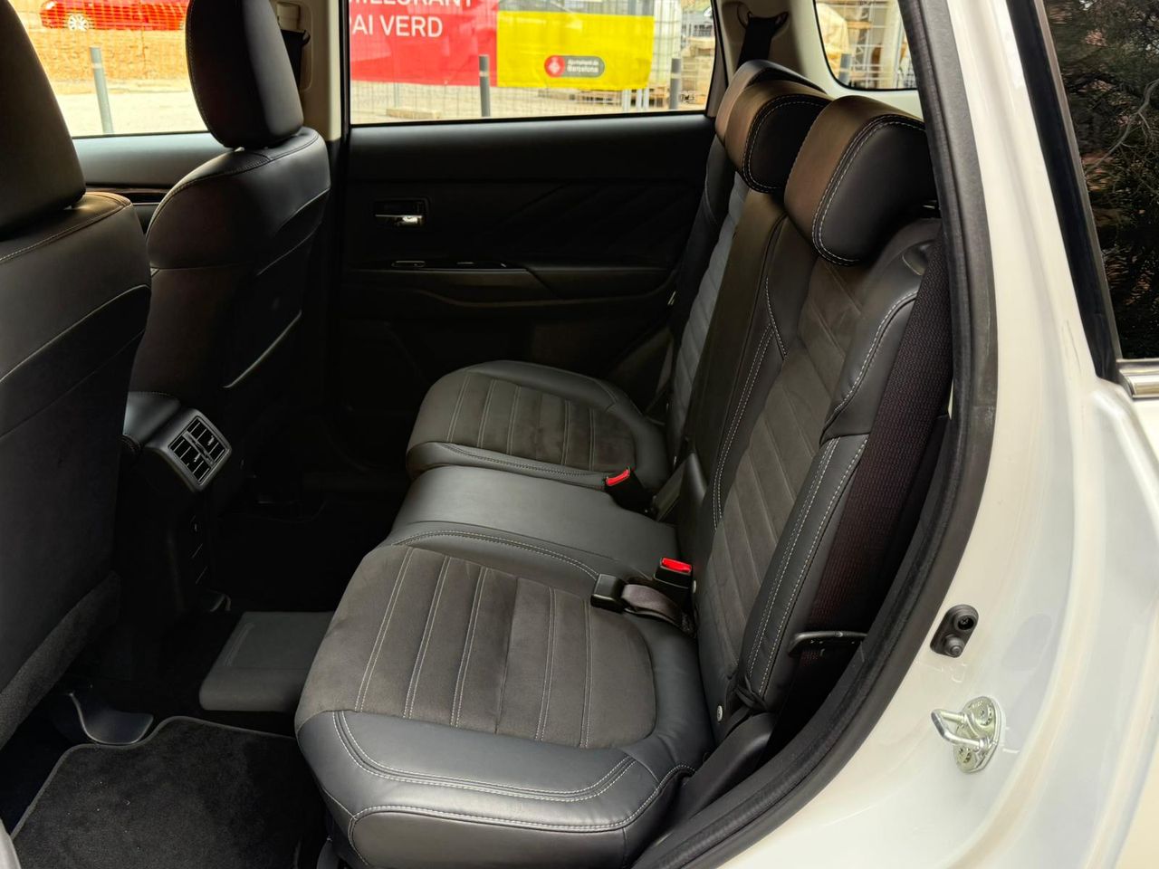 Mitsubishi Outlander 2.4 PHEV Kaiteki 4WD - Foto 15