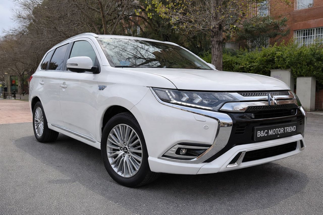 Mitsubishi Outlander 2.4 PHEV Kaiteki 4WD - Foto 6