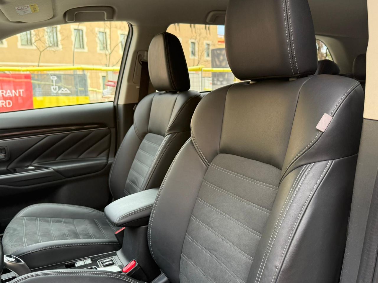 Mitsubishi Outlander 2.4 PHEV Kaiteki 4WD - Foto 16