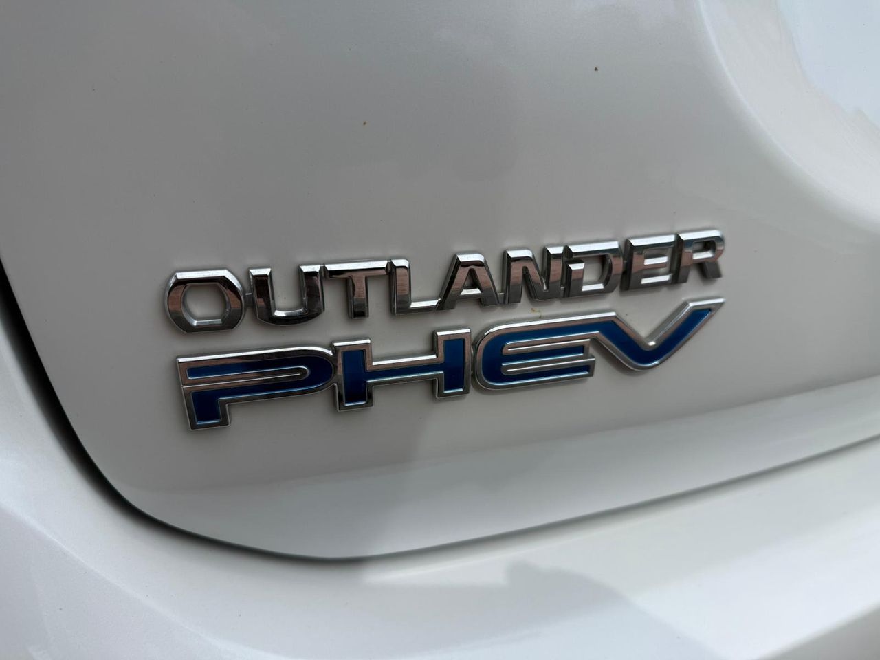 Mitsubishi Outlander 2.4 PHEV Kaiteki 4WD - Foto 28