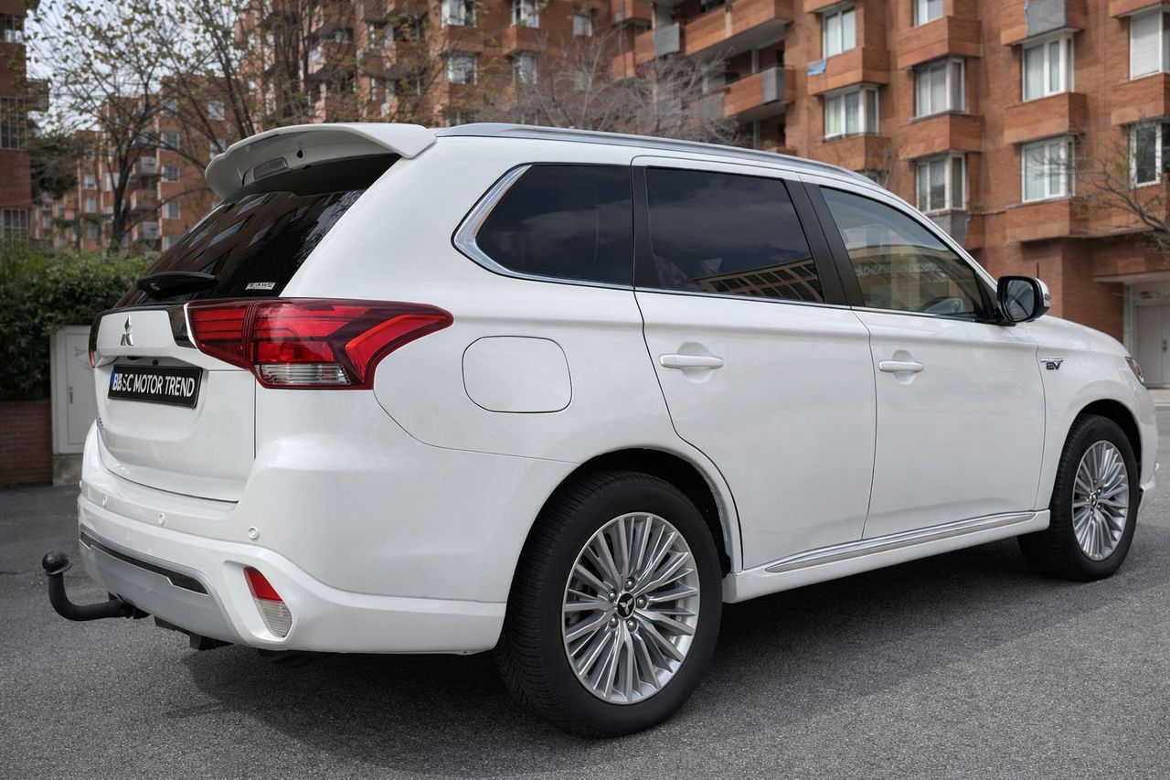 Mitsubishi Outlander 2.4 PHEV Kaiteki 4WD - Foto 5
