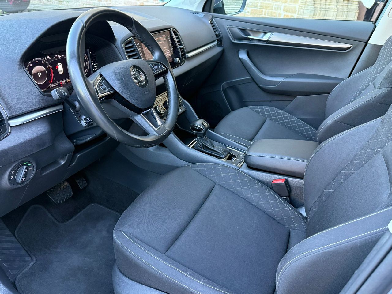 Skoda Karoq 1.5 TSI 150cv DSG Ambition - Foto 8