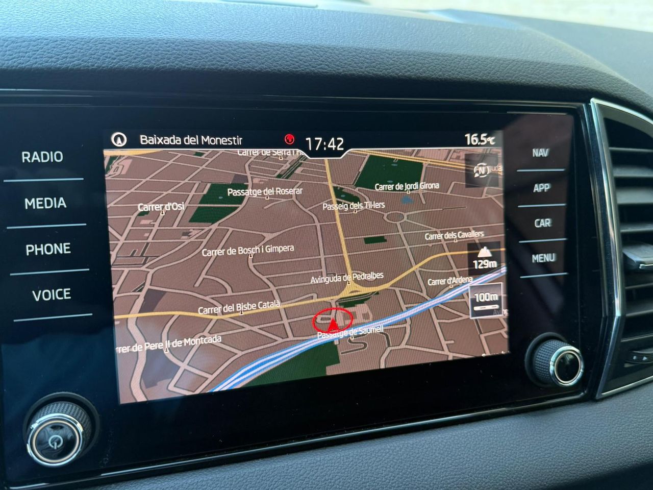 Skoda Karoq 1.5 TSI 150cv DSG Ambition - Foto 16