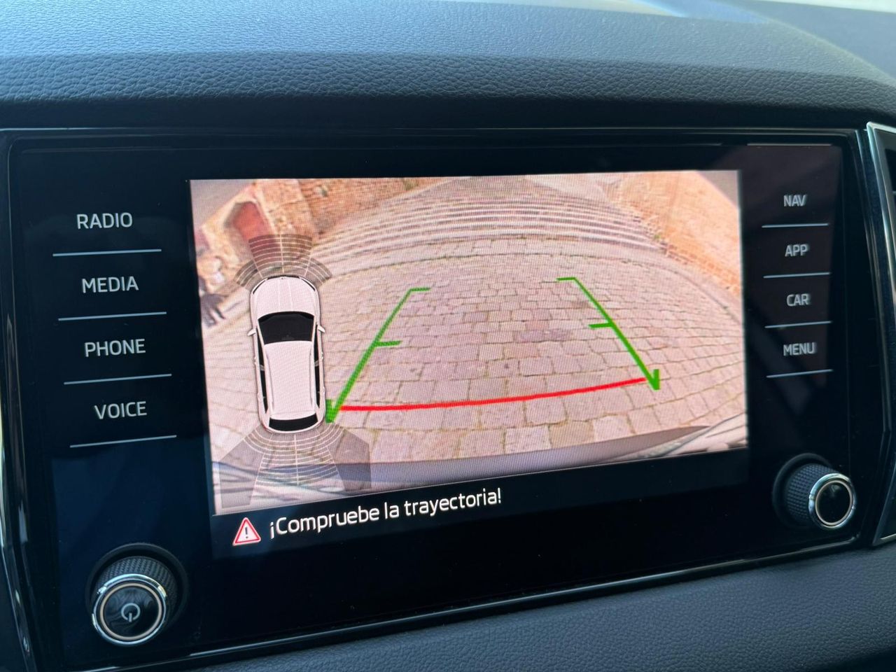 Skoda Karoq 1.5 TSI 150cv DSG Ambition - Foto 17