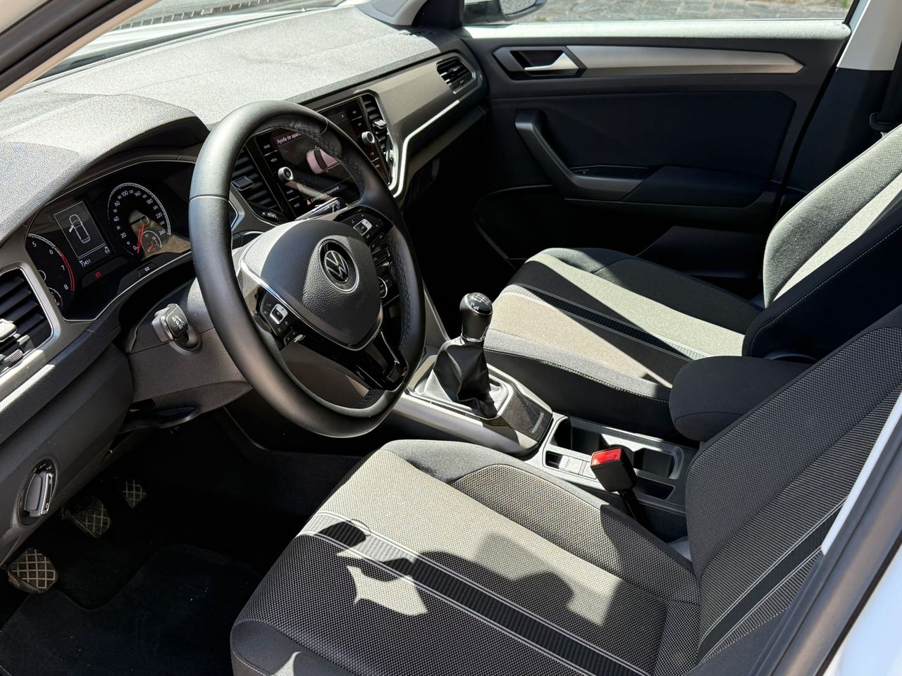 Volkswagen T-Roc T-Roc 1.0 TSI 110CV Advance R-Line 2022 de segunda mano en Barcelona