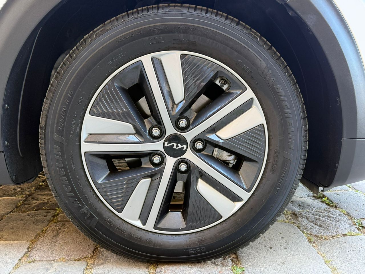 Kia Niro 1.6 GDI HEV Drive 141CV 2022 de segunda mano en Barcelona