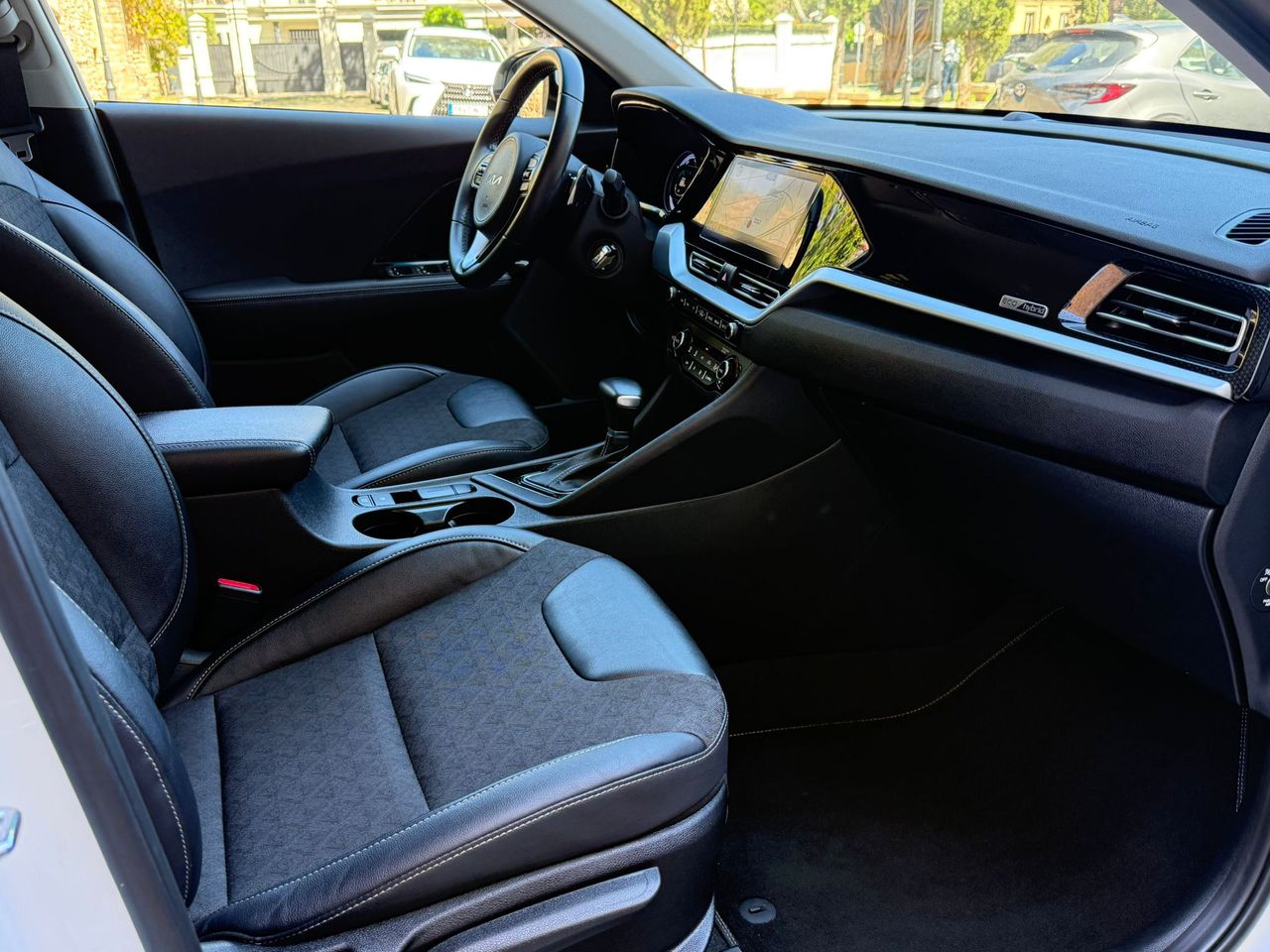 Kia Niro 1.6 GDI HEV Drive 141CV 2022 de segunda mano en Barcelona