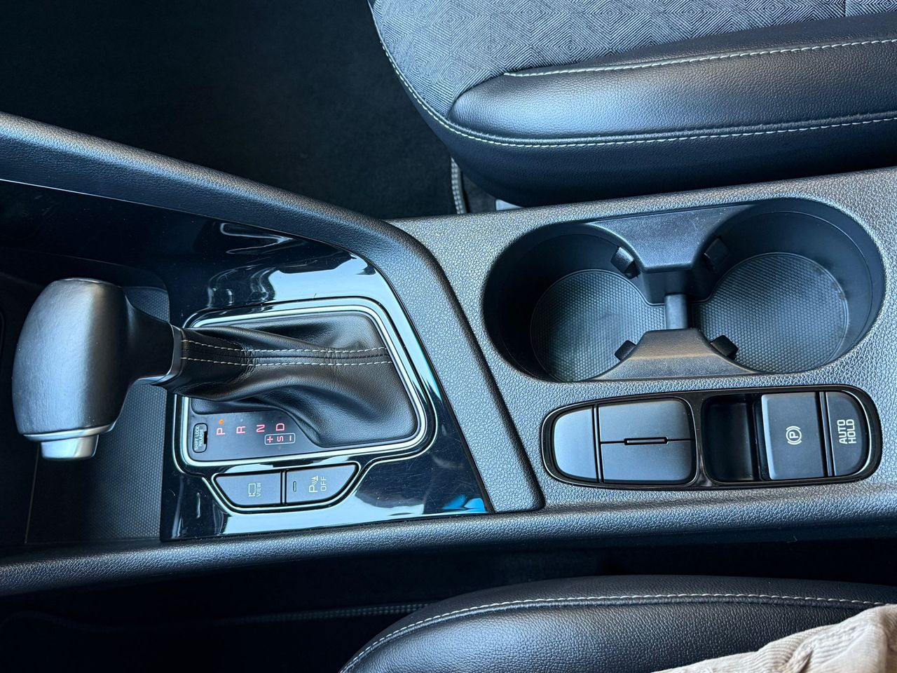 Kia Niro 1.6 GDI HEV Drive 141CV 2022 de segunda mano en Barcelona