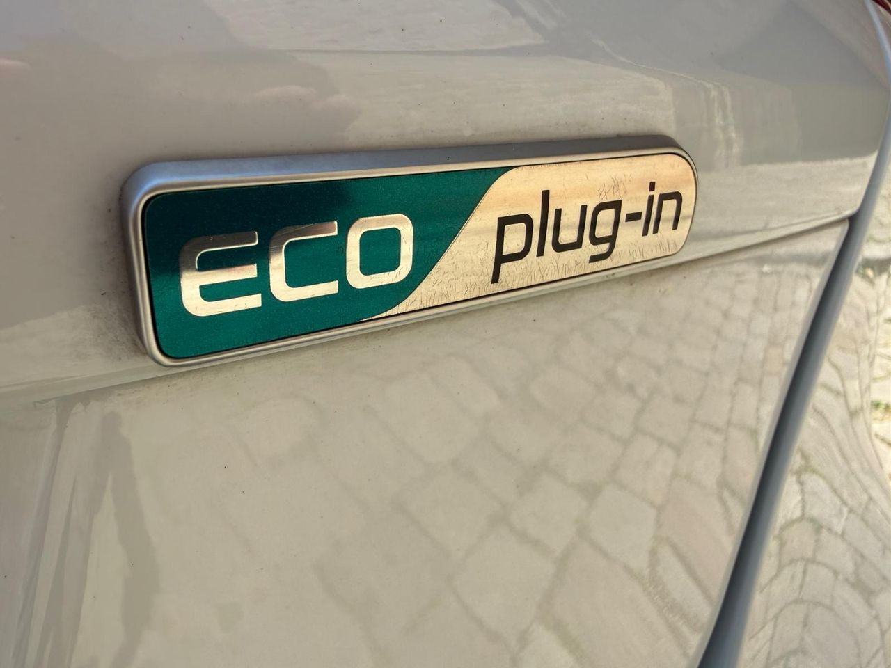 Kia XCeed 1.6 GDi PHEV eTech 141cv 2022 de segunda mano en Barcelona