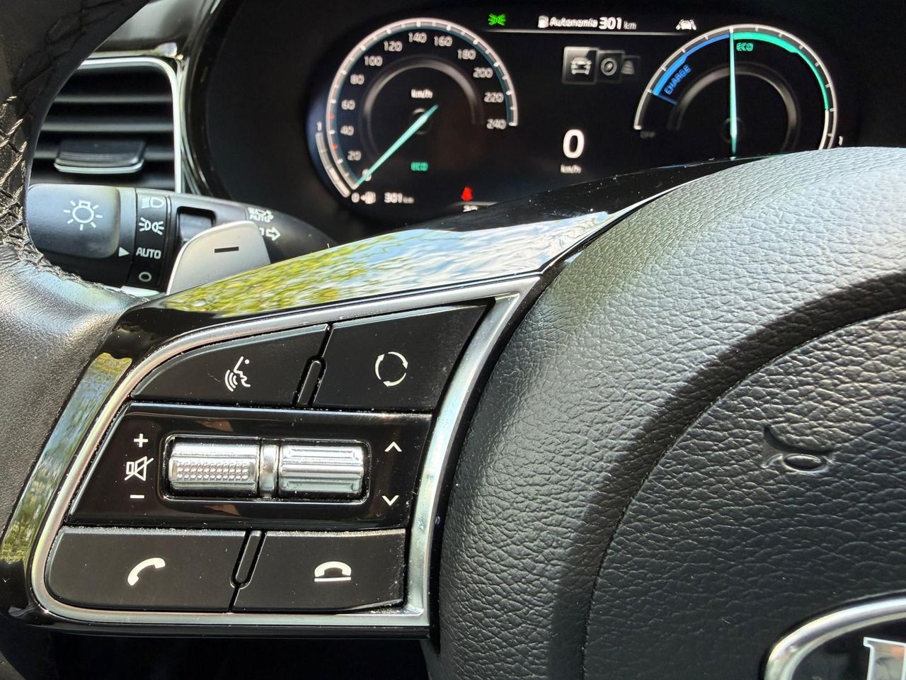 Kia XCeed 1.6 GDi PHEV eTech 141cv 2022 de segunda mano en Barcelona