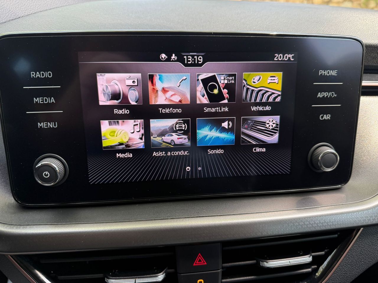 Skoda Kamiq 1.5 TSI DSG 150CV Style 2023 de segunda mano en Barcelona