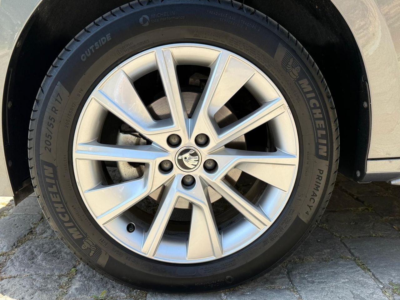 Skoda Kamiq 1.5 TSI DSG 150CV Style 2023 de segunda mano en Barcelona