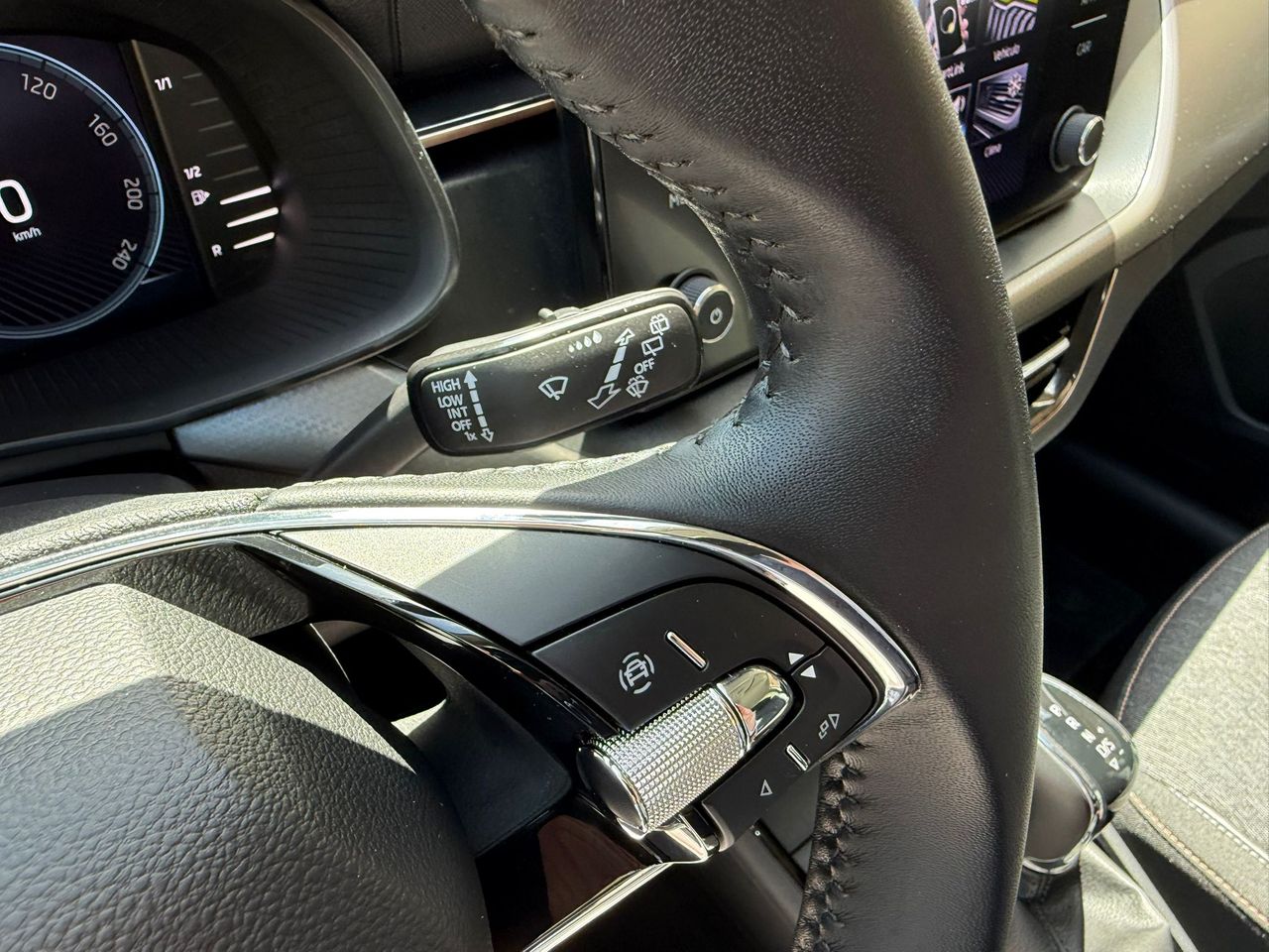 Skoda Kamiq 1.5 TSI DSG 150CV Style 2023 de segunda mano en Barcelona