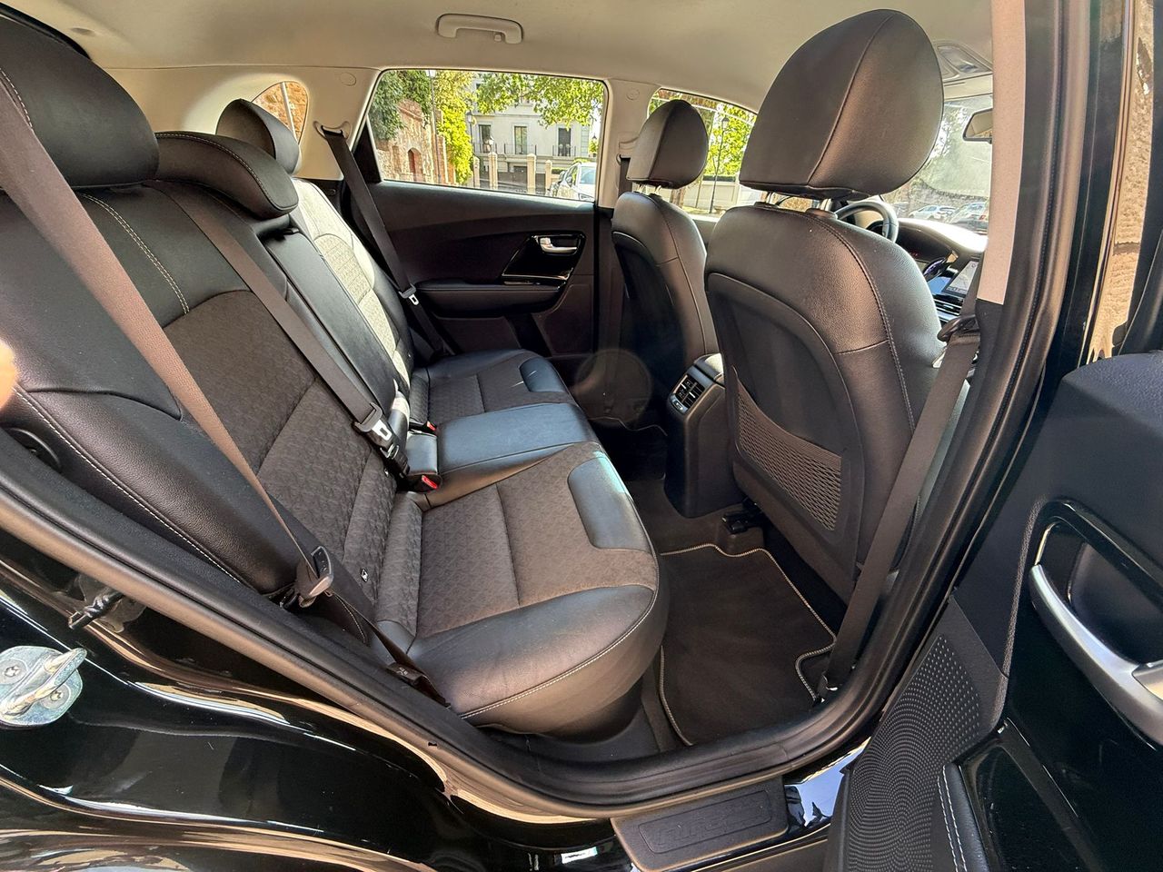 Kia Niro 1.6 GDI HEV Drive 141CV 2022 de segunda mano en Barcelona