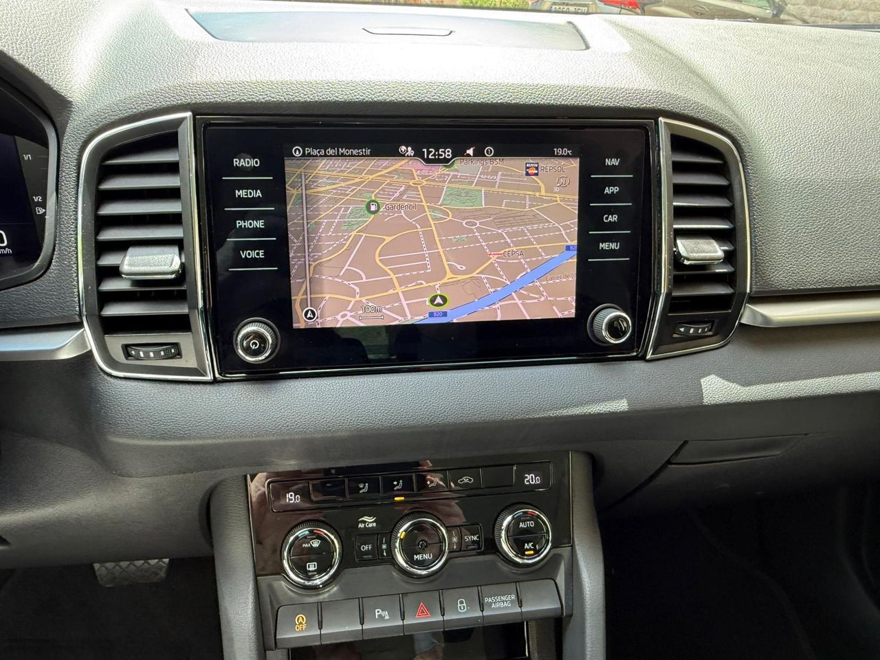 Skoda Karoq Ambition 2.0 TDI 150CV DSG 4x4 2022 de segunda mano en Barcelona