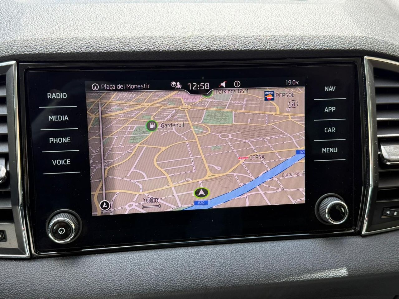 Skoda Karoq Ambition 2.0 TDI 150CV DSG 4x4 2022 de segunda mano en Barcelona