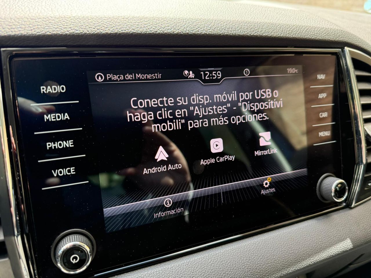 Skoda Karoq Ambition 2.0 TDI 150CV DSG 4x4 2022 de segunda mano en Barcelona