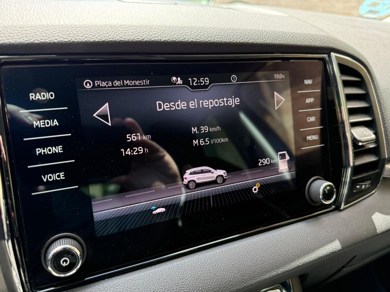 Skoda Karoq Ambition 2.0 TDI 150CV DSG 4x4 2022 de segunda mano en Barcelona