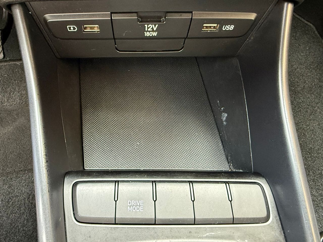 Hyundai i20 1.0 T-GDi 100CV 48V Essence 2021 de segunda mano en Barcelona