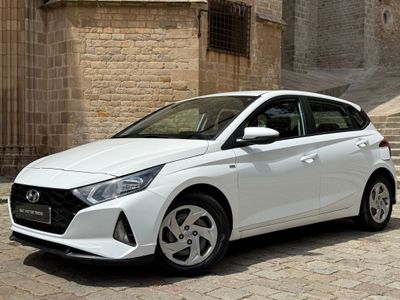 Hyundai i20  1.0 T-GDi 100CV 48V Essence   2021 - de segunda mano en Barcelona