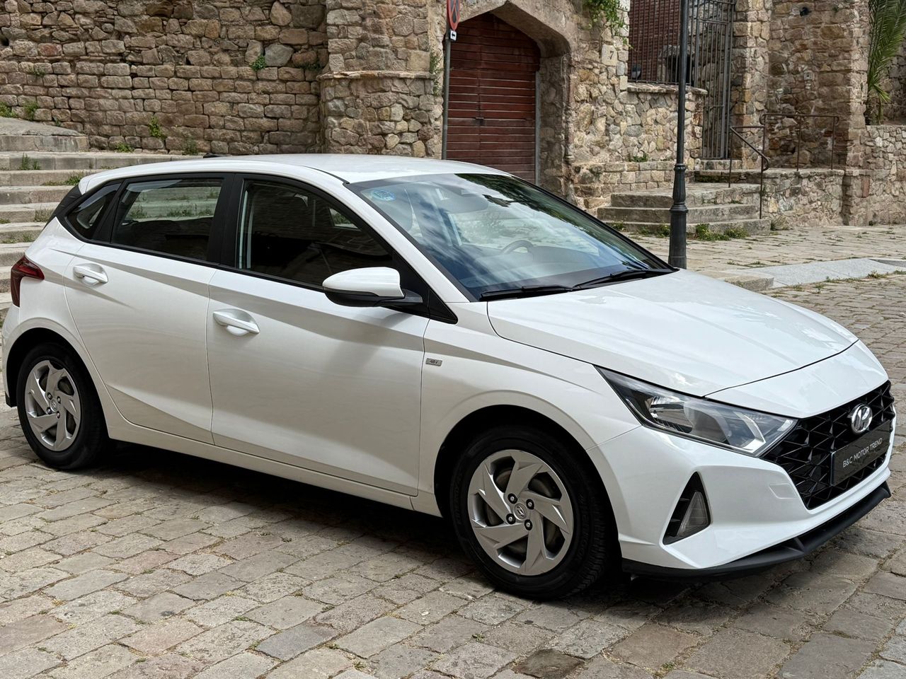 Hyundai i20 1.0 T-GDi 100CV 48V Essence 2021 de segunda mano en Barcelona