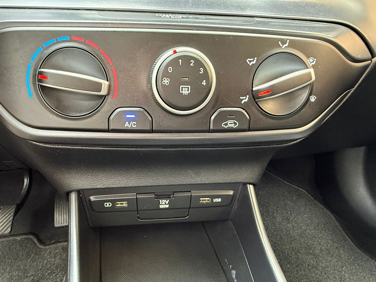 Hyundai i20 1.0 T-GDi 100CV 48V Essence 2021 de segunda mano en Barcelona