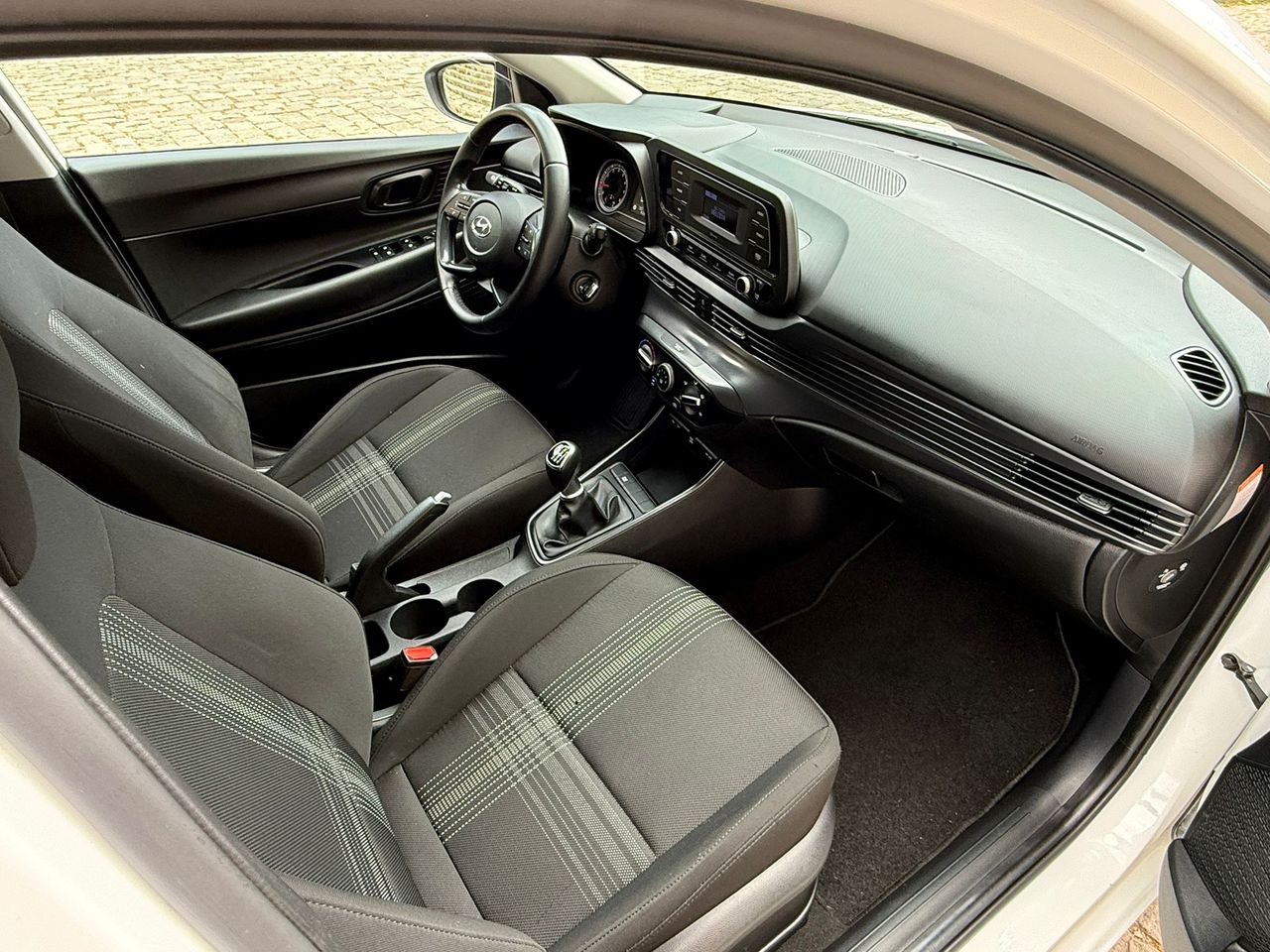 Hyundai i20 1.0 T-GDi 100CV 48V Essence 2021 de segunda mano en Barcelona