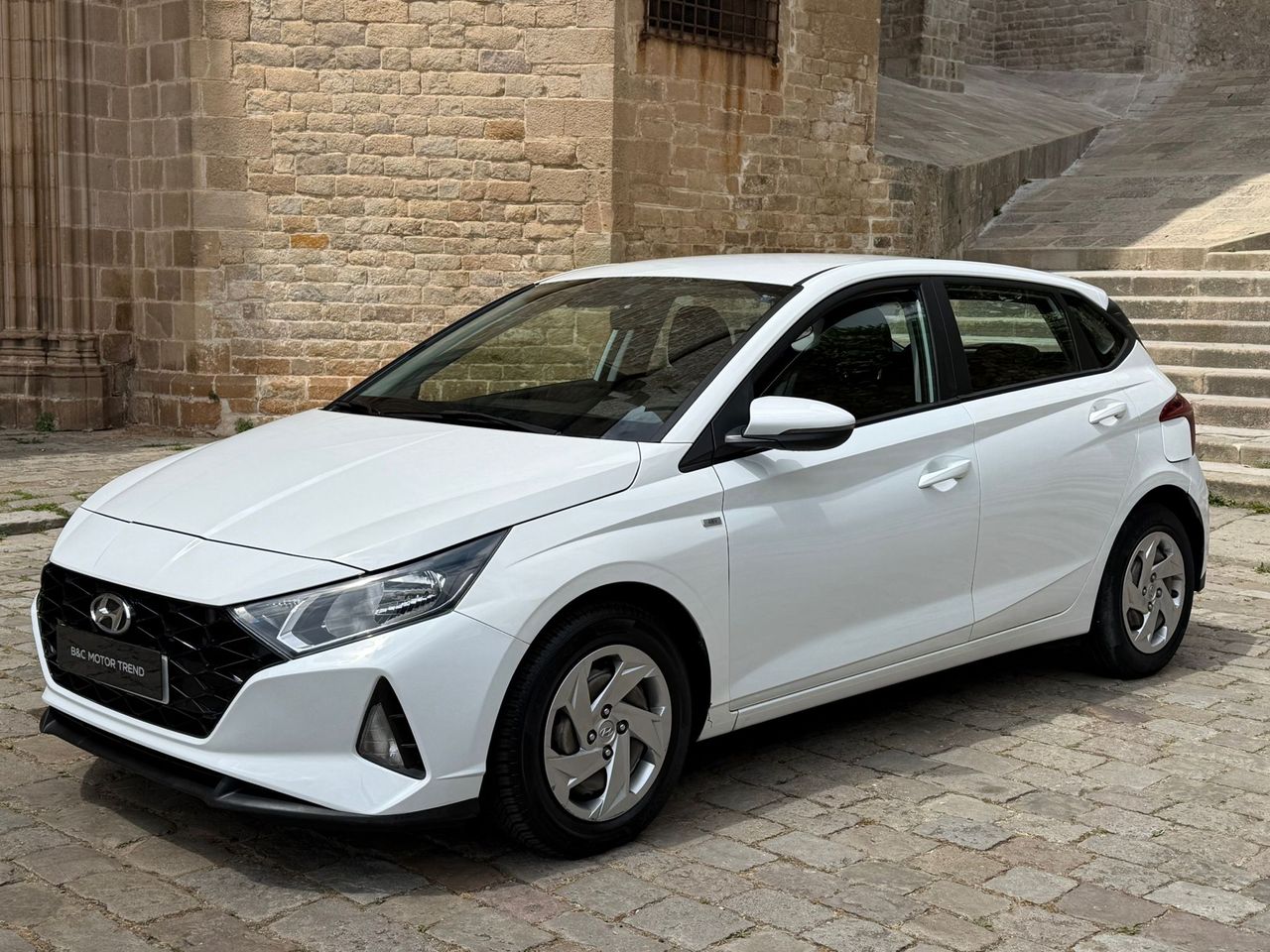 Hyundai i20 1.0 T-GDi 100CV 48V Essence 2021 de segunda mano en Barcelona