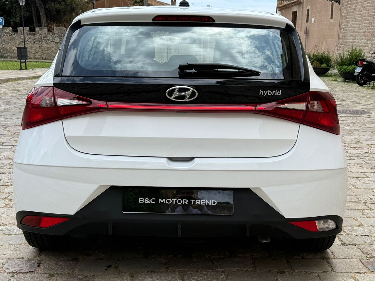 Hyundai i20 1.0 T-GDi 100CV 48V Essence 2021 de segunda mano en Barcelona