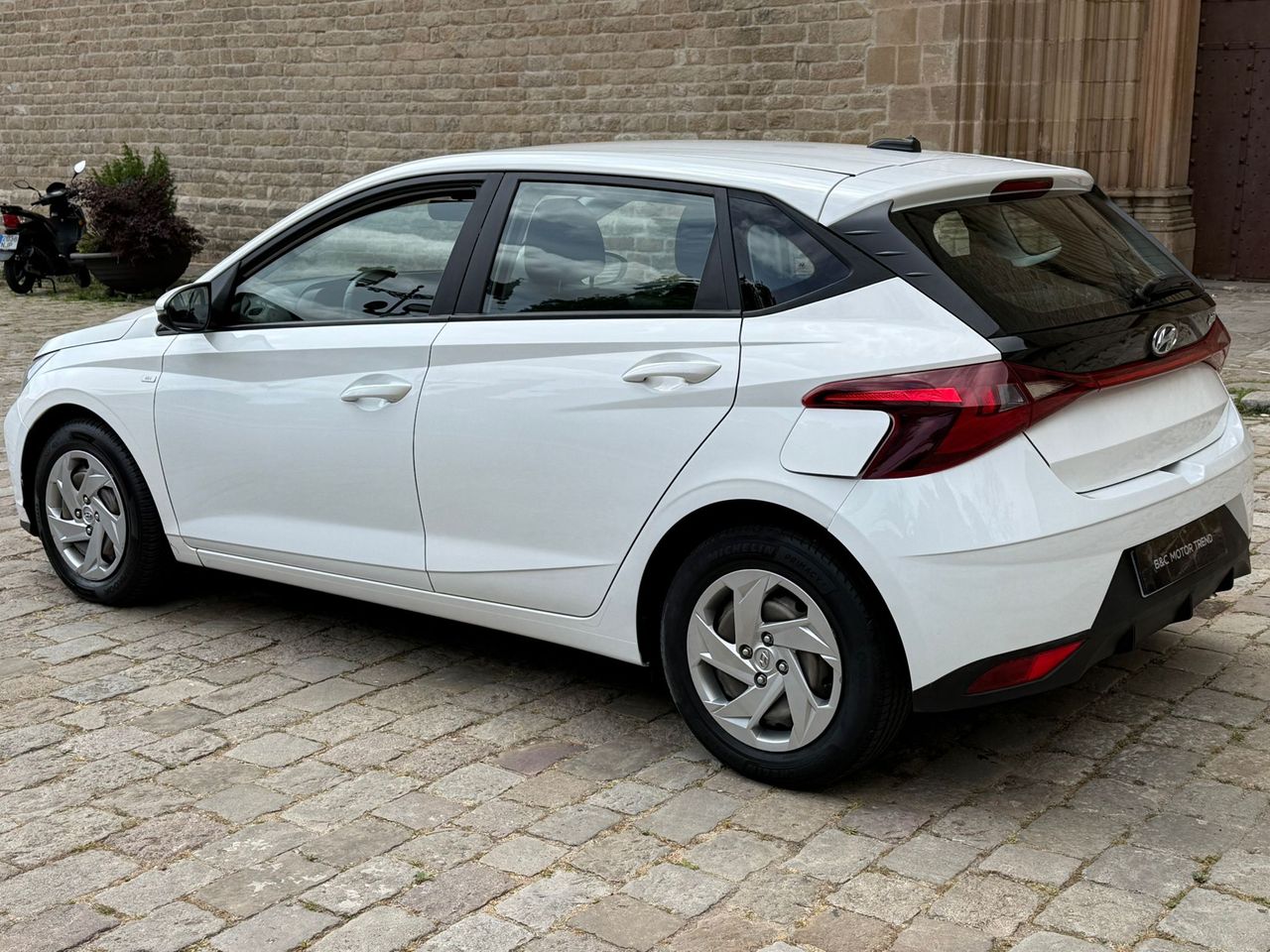Hyundai i20 1.0 T-GDi 100CV 48V Essence 2021 de segunda mano en Barcelona