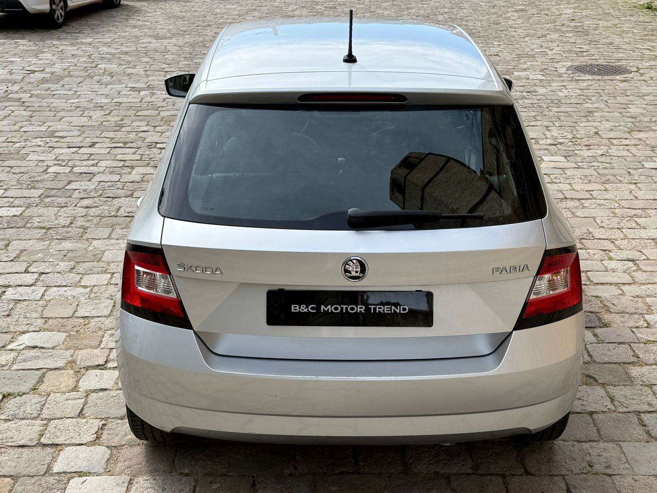 Skoda Fabia 1.0 MPI 75cv 2017 de segunda mano en Barcelona