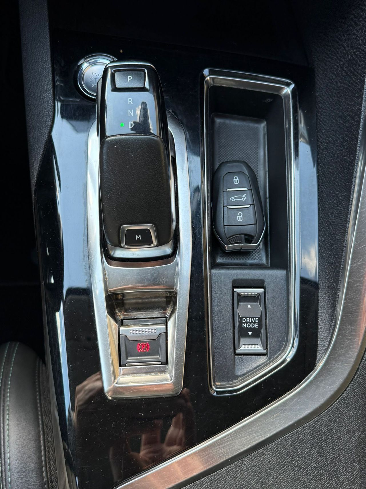 Peugeot 5008 1.5 BlueHDi 130CV EAT8 Allure Pack 2021 de segunda mano en Barcelona