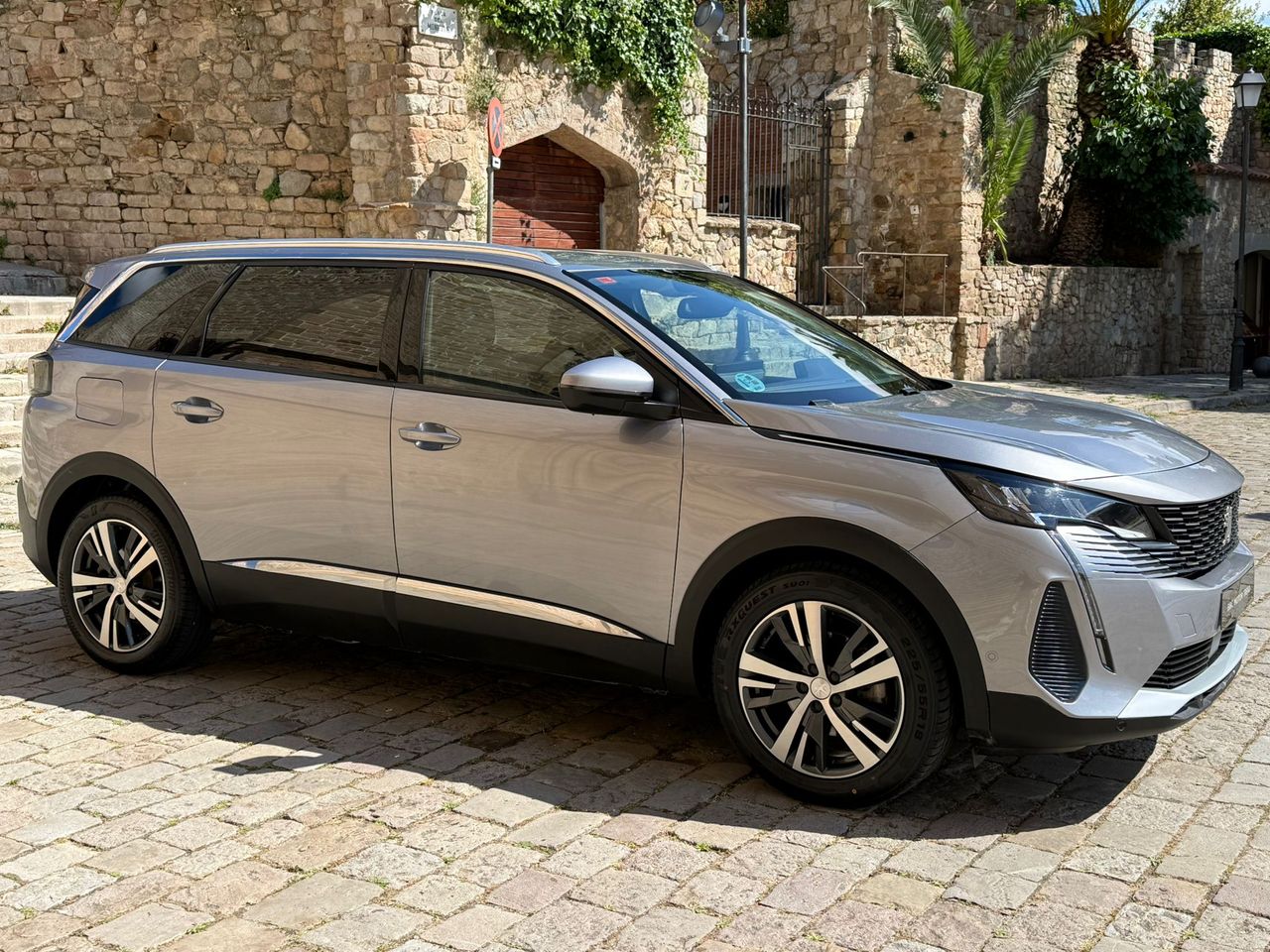 Peugeot 5008 1.5 BlueHDi 130CV EAT8 Allure Pack 2021 de segunda mano en Barcelona