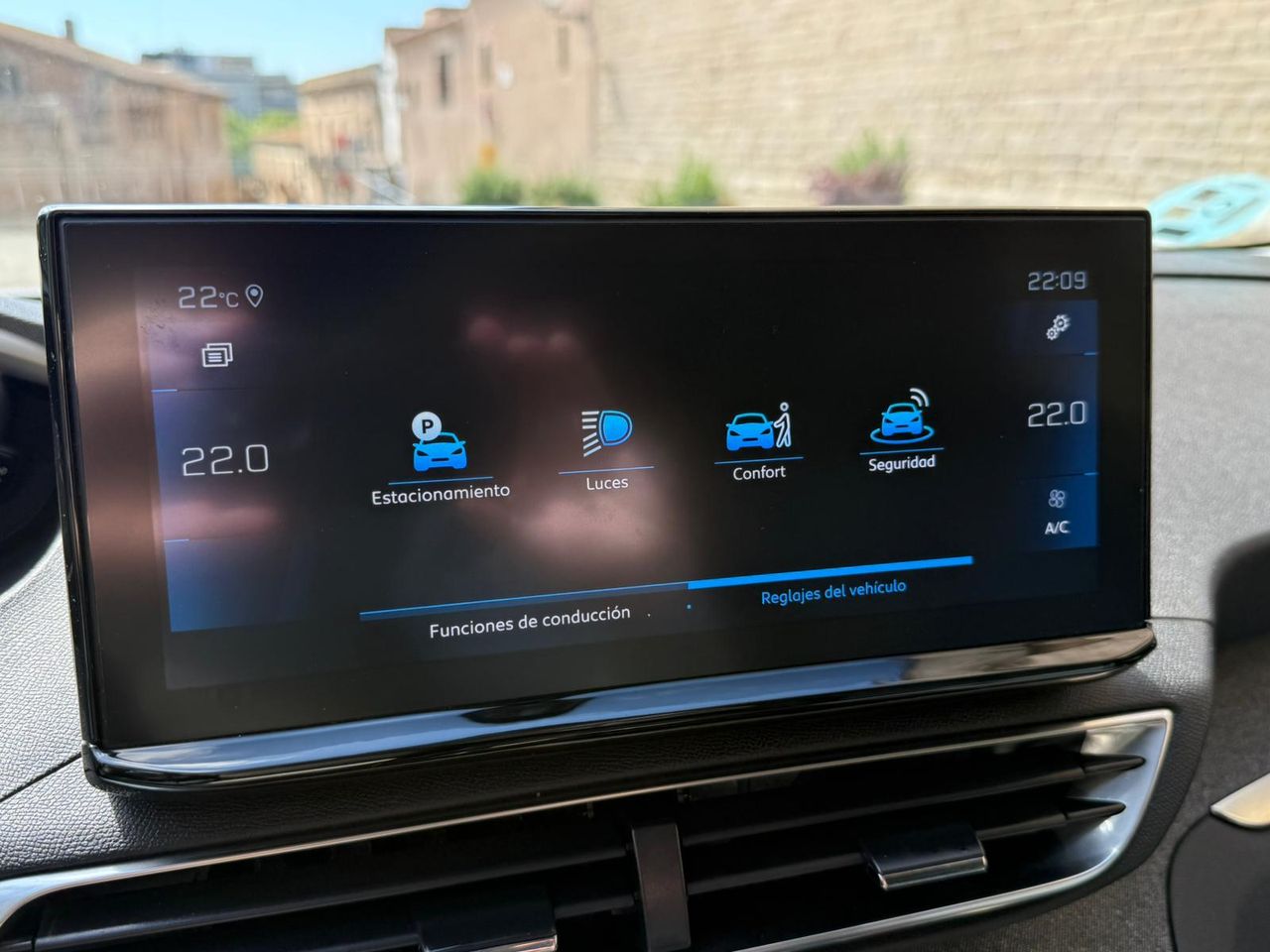 Peugeot 5008 1.5 BlueHDi 130CV EAT8 Allure Pack 2021 de segunda mano en Barcelona
