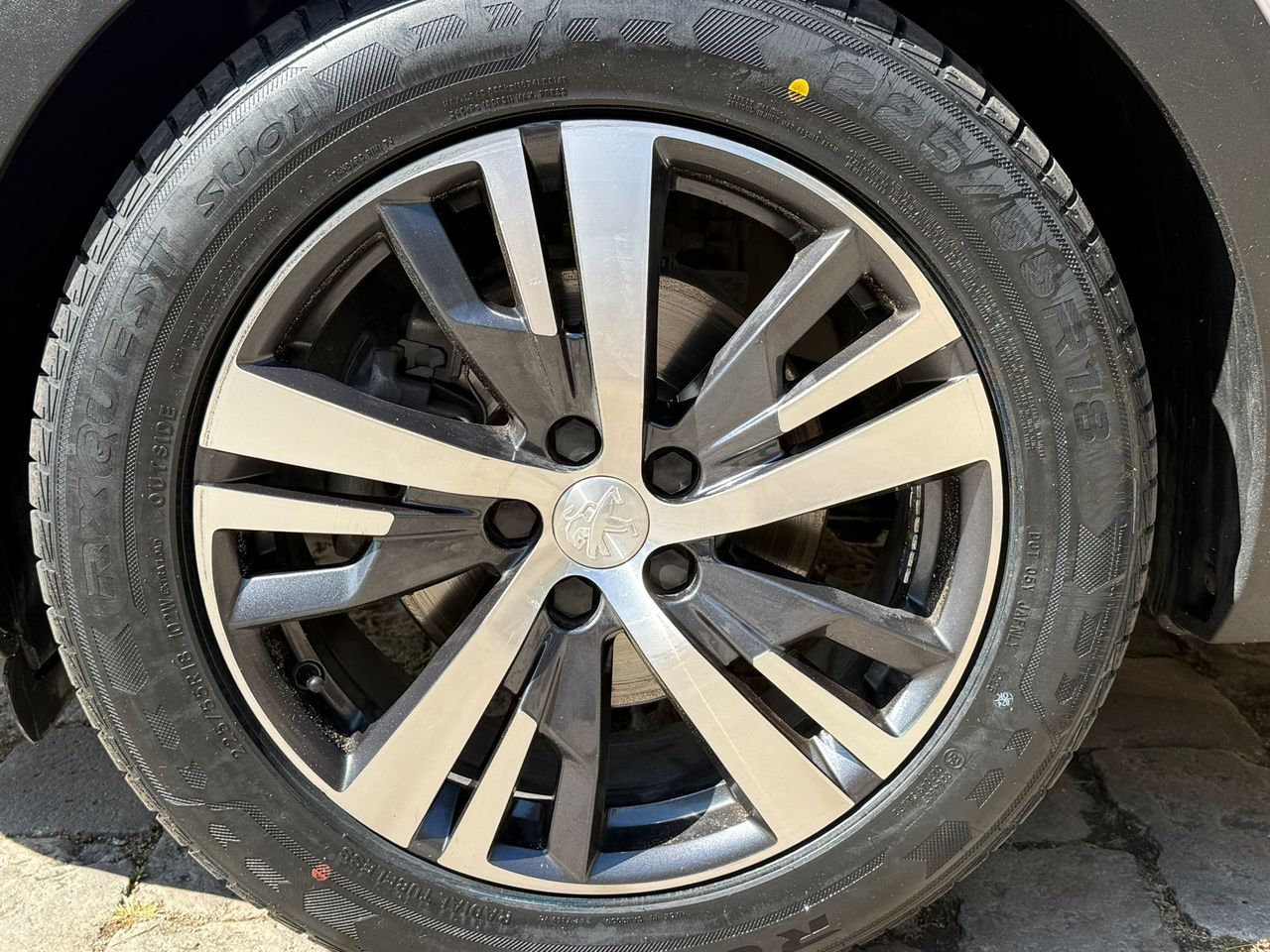 Peugeot 5008 1.5 BlueHDi 130CV EAT8 Allure Pack 2021 de segunda mano en Barcelona