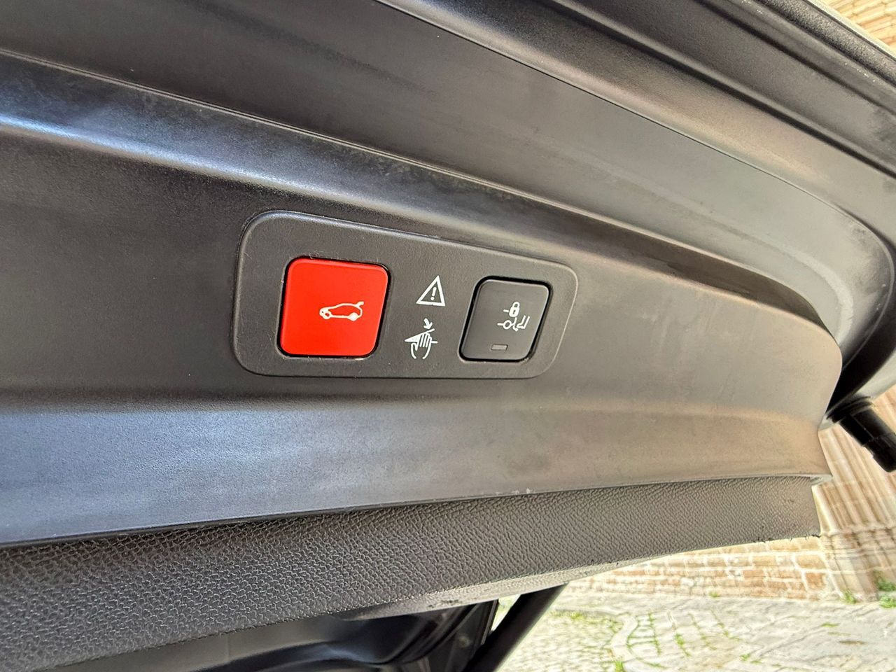 Peugeot 5008 1.5 BlueHDi 130CV EAT8 Allure Pack 2021 de segunda mano en Barcelona