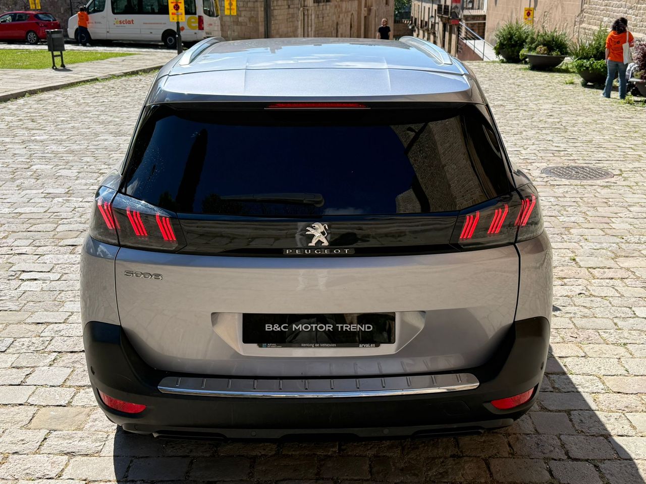 Peugeot 5008 1.5 BlueHDi 130CV EAT8 Allure Pack 2021 de segunda mano en Barcelona