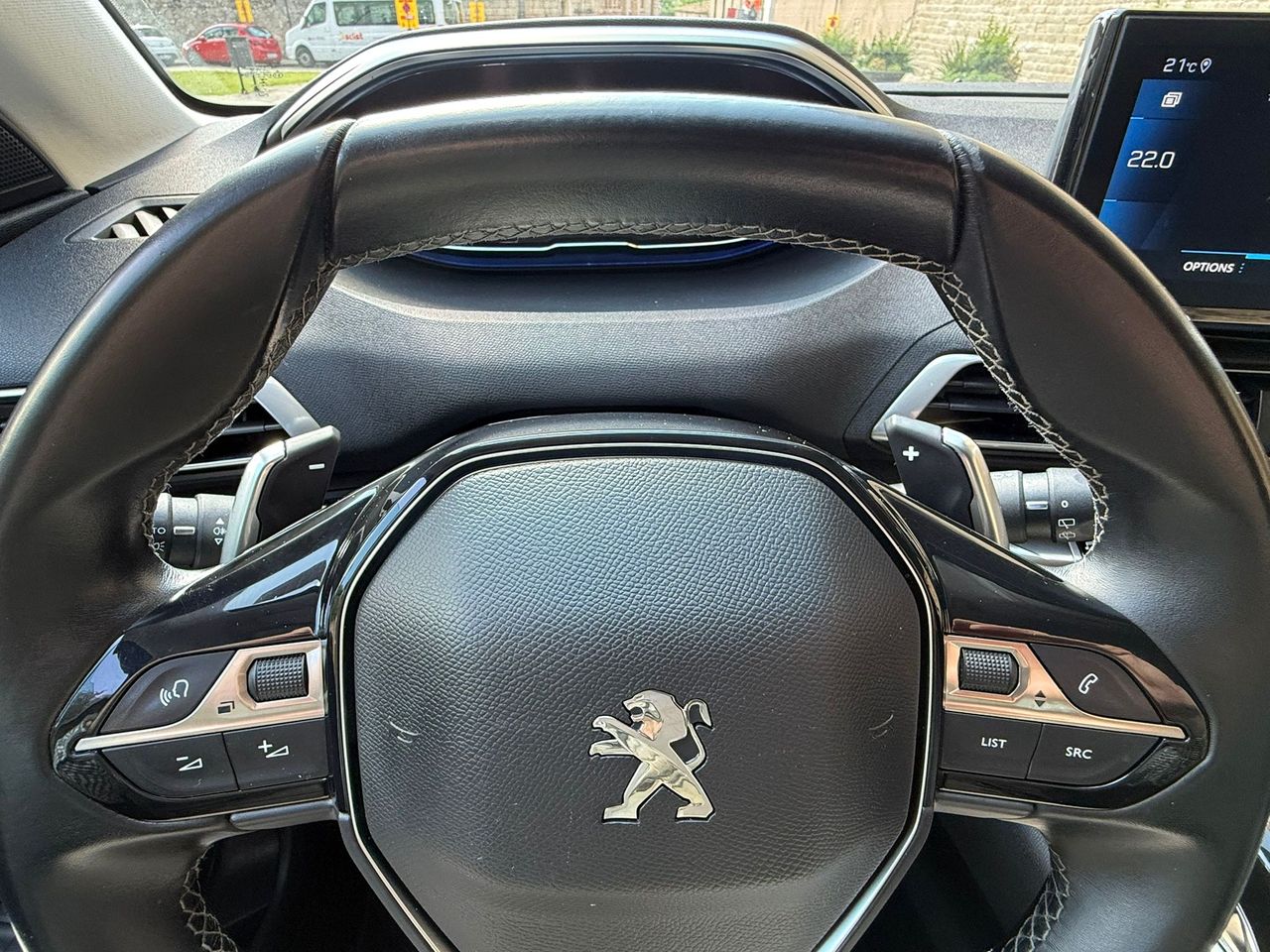 Peugeot 5008 1.5 BlueHDi 130CV EAT8 Allure Pack 2021 de segunda mano en Barcelona