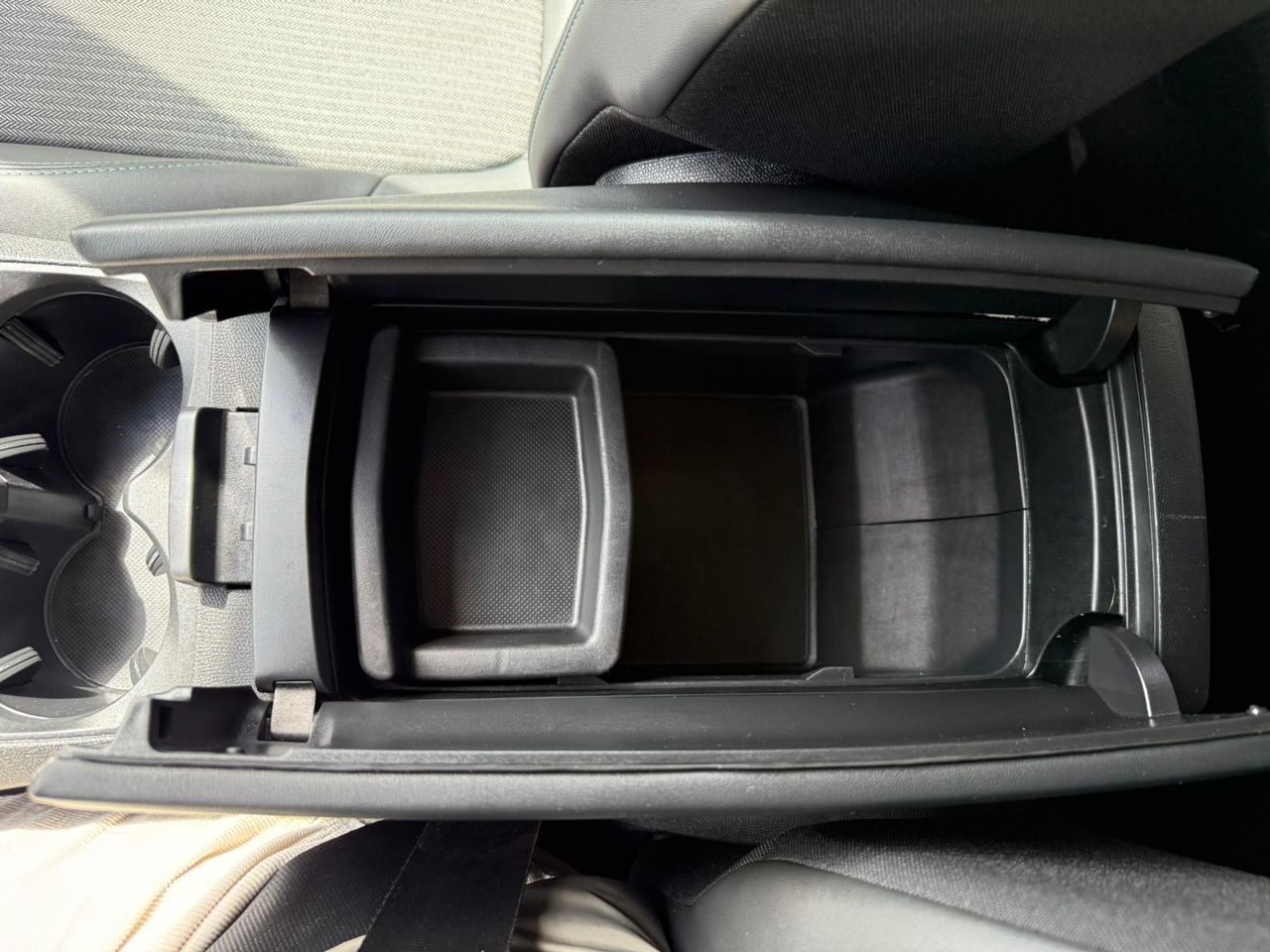 Peugeot 5008 1.5 BlueHDi 130CV EAT8 Allure Pack 2021 de segunda mano en Barcelona