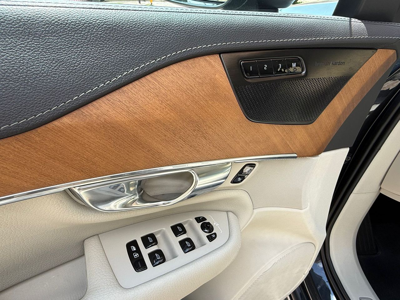 Volvo XC90 2.0 B5 D AWD Inscription 2020 de segunda mano en Barcelona
