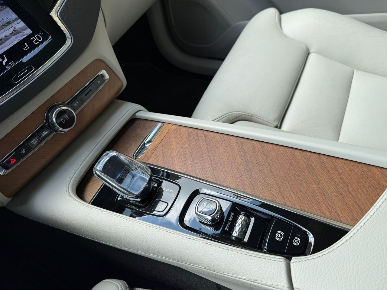 Volvo XC90 2.0 B5 D AWD Inscription 2020 de segunda mano en Barcelona