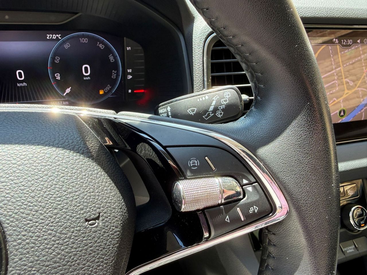 Skoda Karoq Karoq Ambition 1.5 TSI 110 kW 2023 de segunda mano en Barcelona