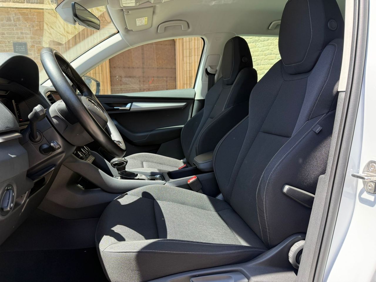 Skoda Karoq Karoq Ambition 1.5 TSI 110 kW 2023 de segunda mano en Barcelona
