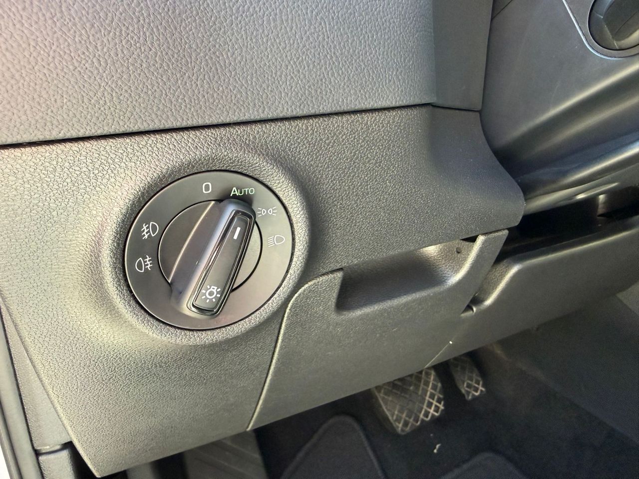 Skoda Karoq Karoq Ambition 1.5 TSI 110 kW 2023 de segunda mano en Barcelona