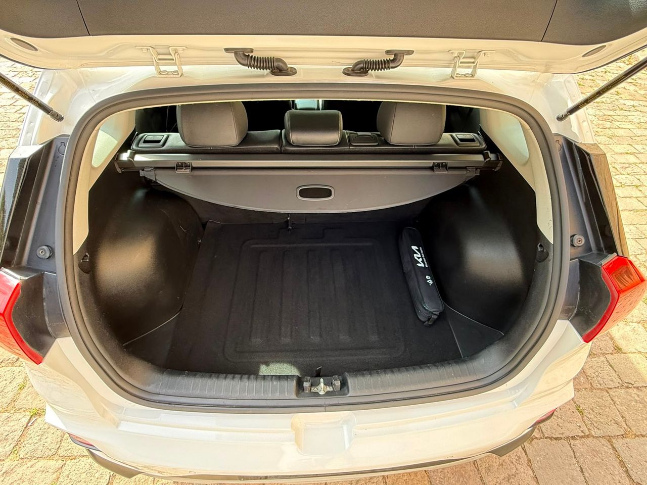 Kia Niro Niro 1.6 HEV Drive 2021 de segunda mano en Barcelona