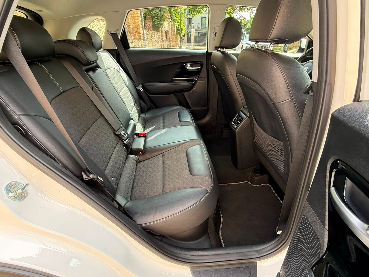 Kia Niro Niro 1.6 HEV Drive 2021 de segunda mano en Barcelona