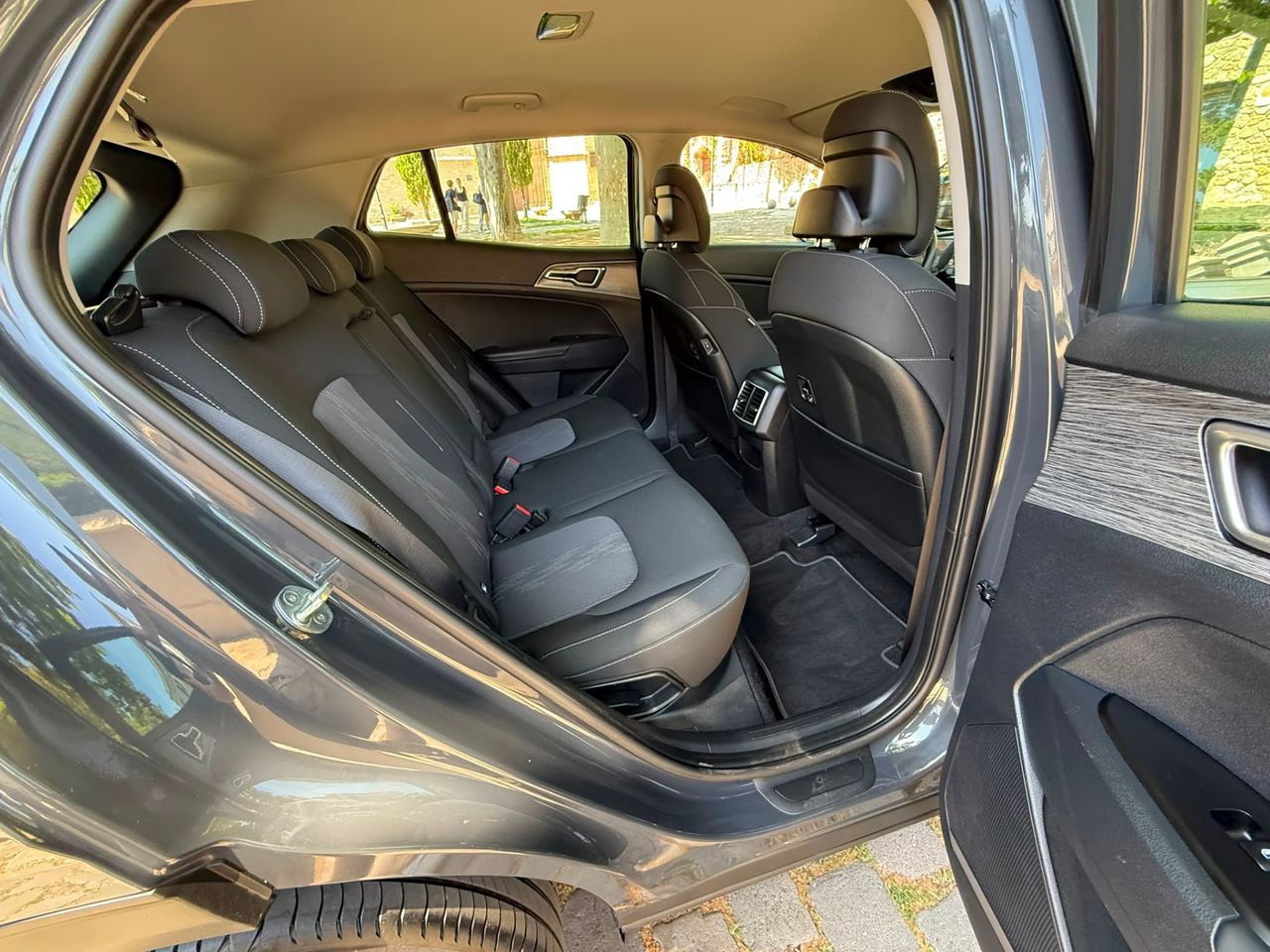 Kia Sportage Drive 1.6 T-GDI MHEV 110 kW 2023 de segunda mano en Barcelona