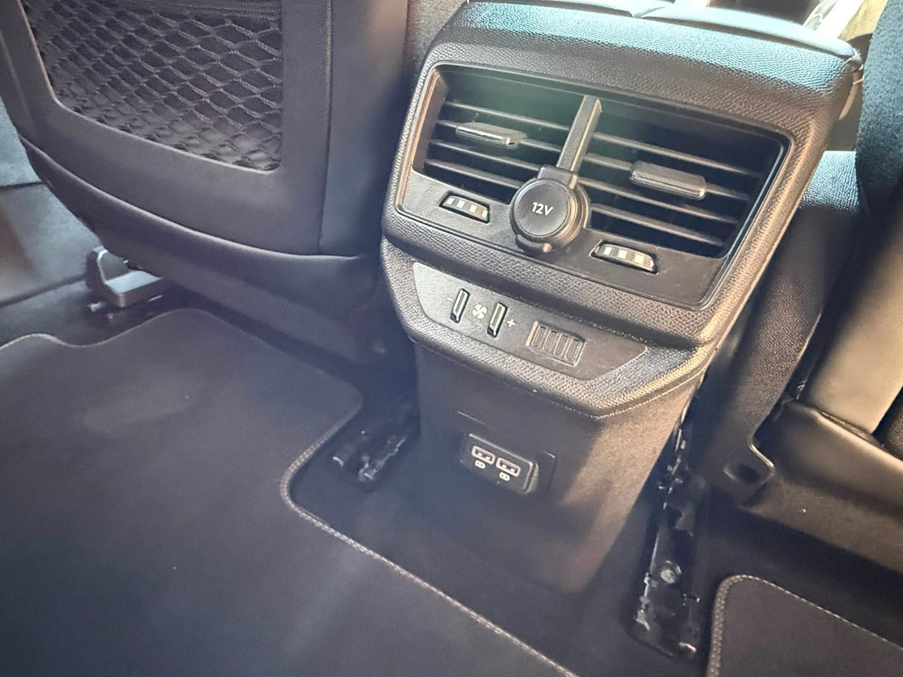 Peugeot 5008 GT Pack BlueHDi 130 S&S EAT8 2022 de segunda mano en Barcelona